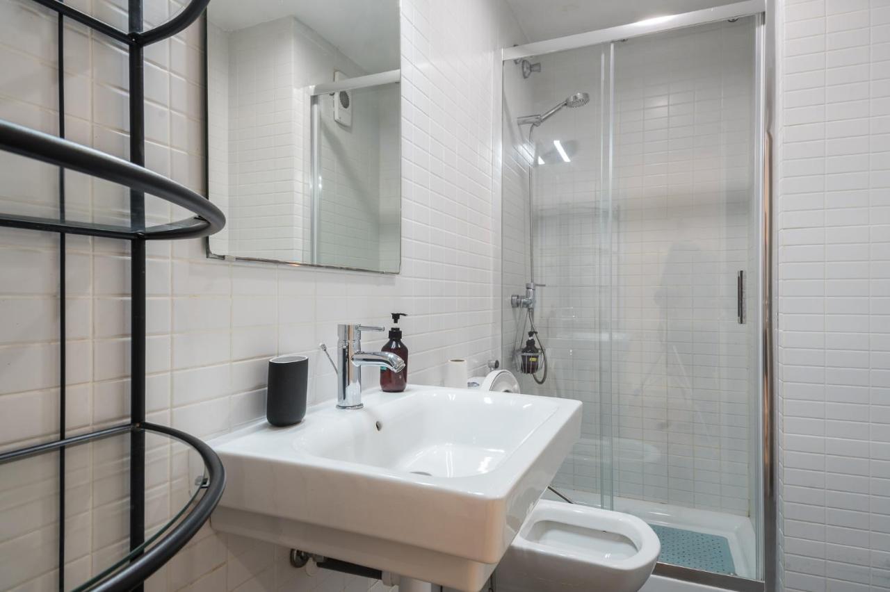 Ferienwohnung R&B Muntaner Barcelona Exterior foto